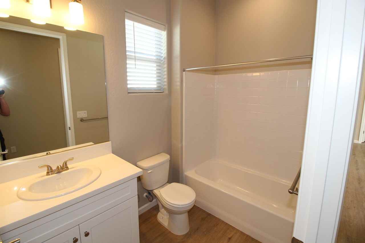 2383 N Arthur Ave - Photo 4 of 12