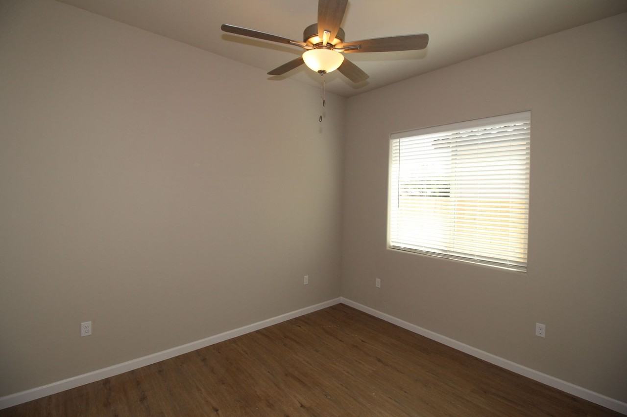 2383 N Arthur Ave - Photo 5 of 12