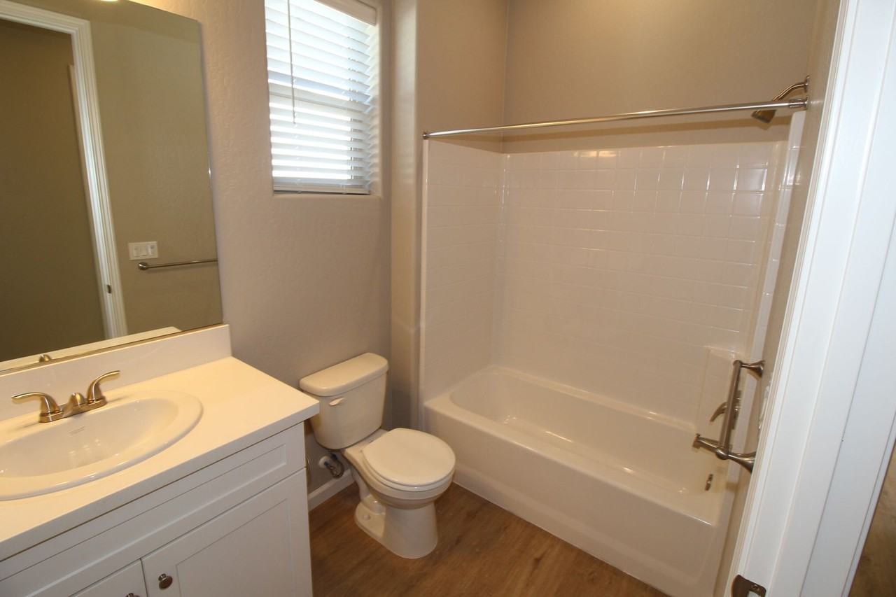 2383 N Arthur Ave - Photo 6 of 12
