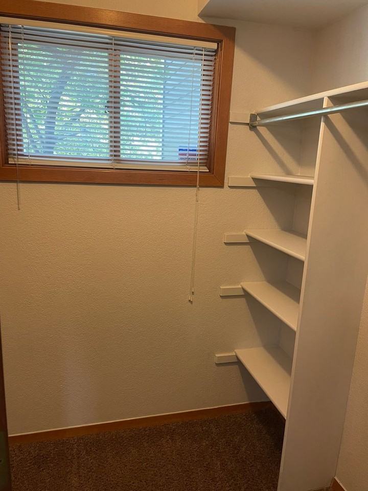 2853 Springdale Ln - Photo 5 of 8