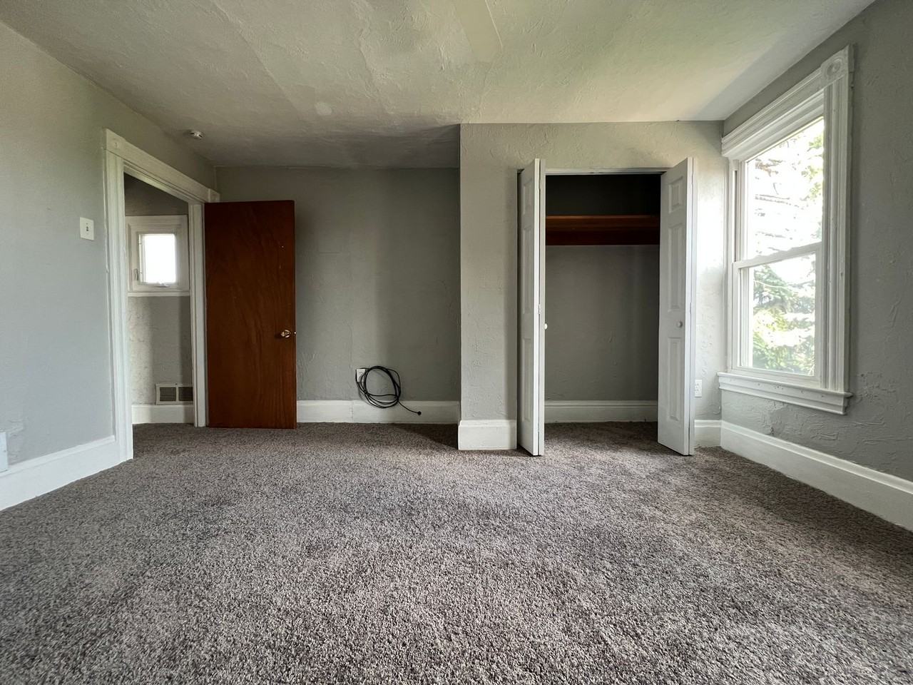 218 Mary St - Photo 3 of 21