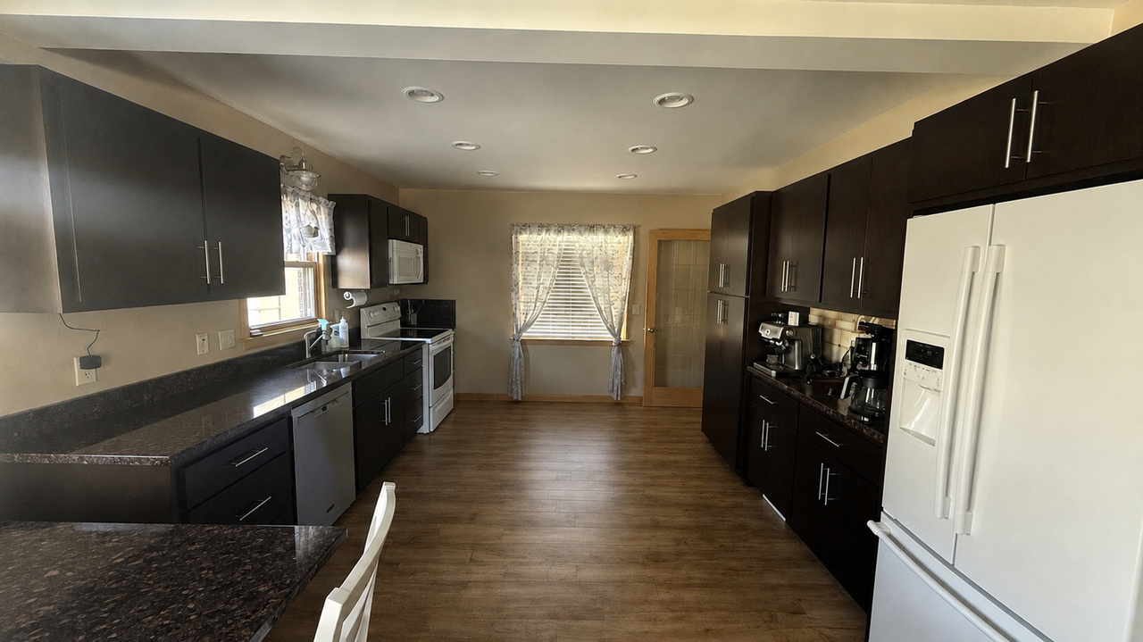 408 Vollrath Blvd - Photo 5 of 15