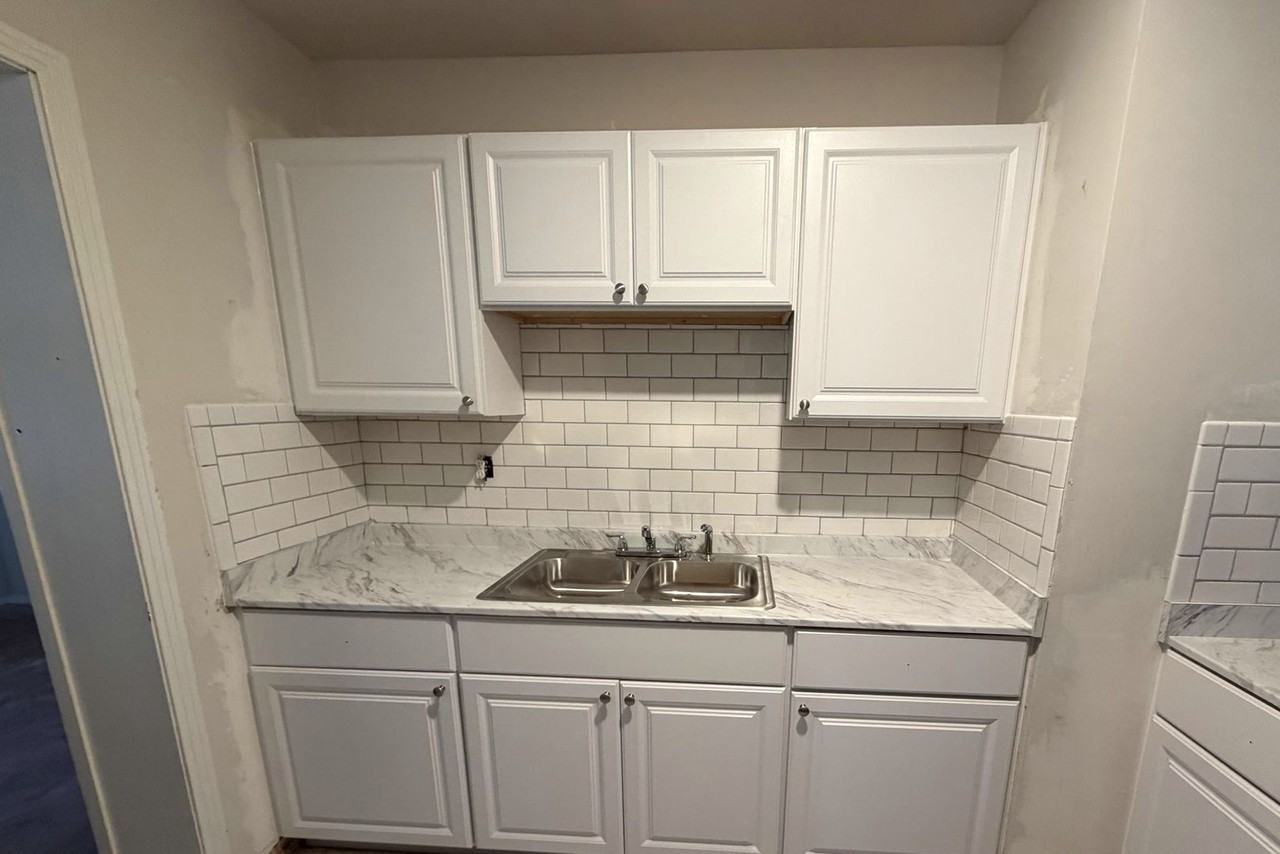 3448 Inwood Cir E - Photo 2 of 12