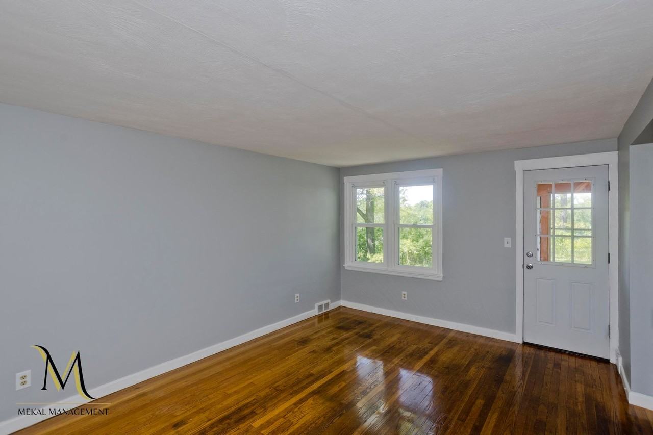 252 Arcadia Blvd - Photo 2 of 33
