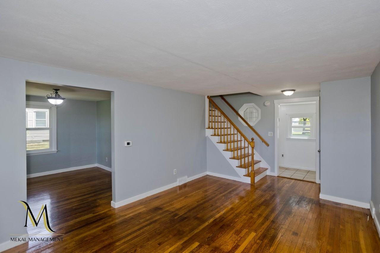 252 Arcadia Blvd - Photo 3 of 33