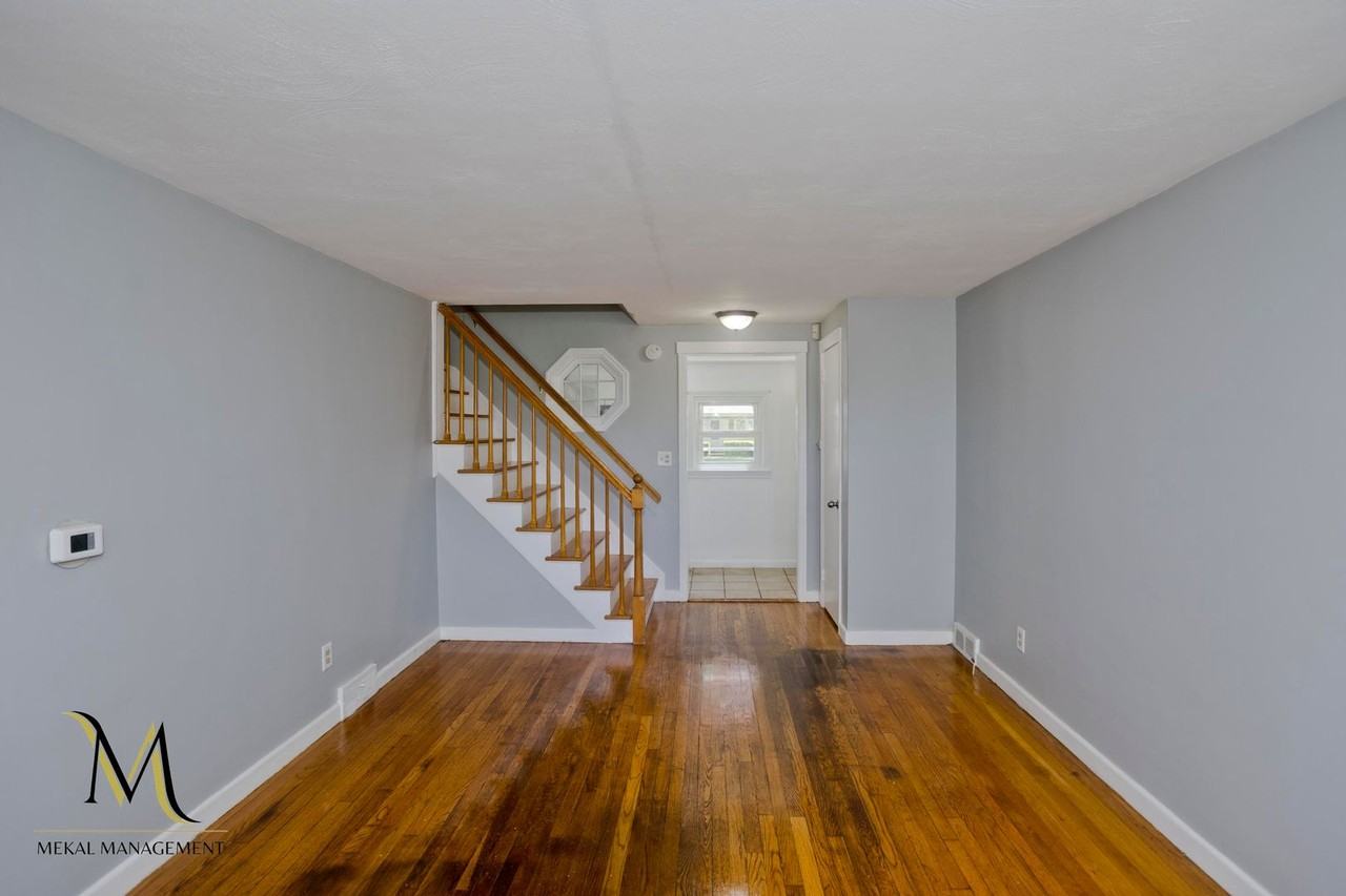 252 Arcadia Blvd - Photo 4 of 33