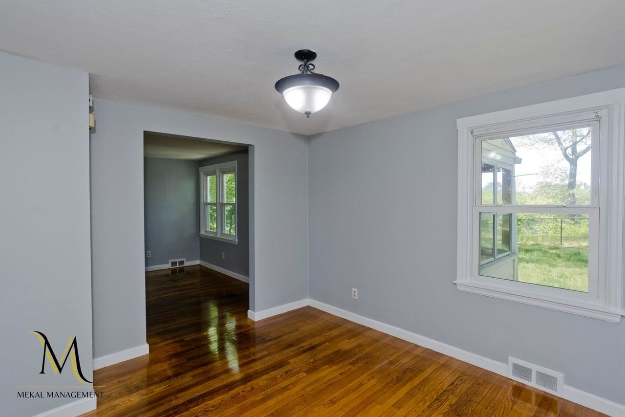 252 Arcadia Blvd - Photo 5 of 33