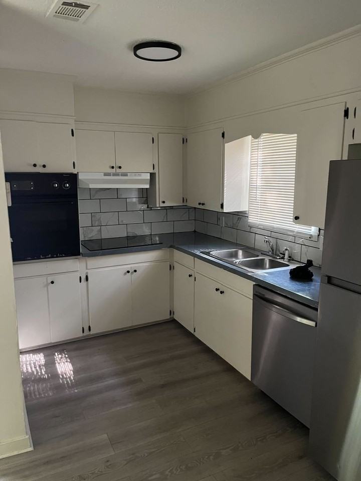 3308 Ramona St - Photo 2 of 9