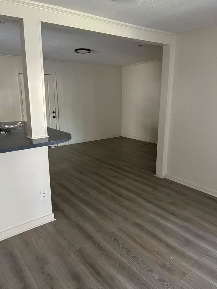 3308 Ramona St - Photo 4 of 9