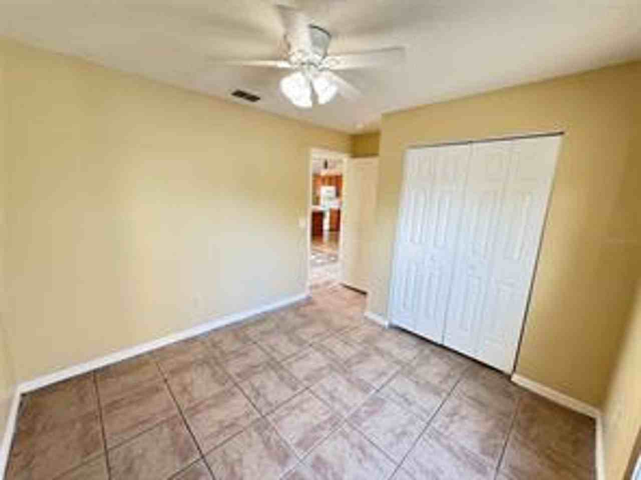 724 Versailles Ln - Photo 4 of 13