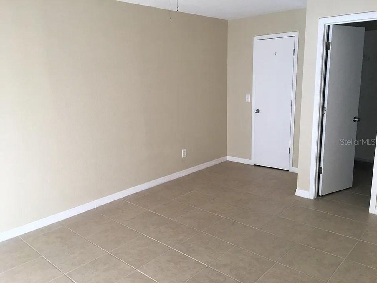 330 Colonade Ct - Photo 4 of 6