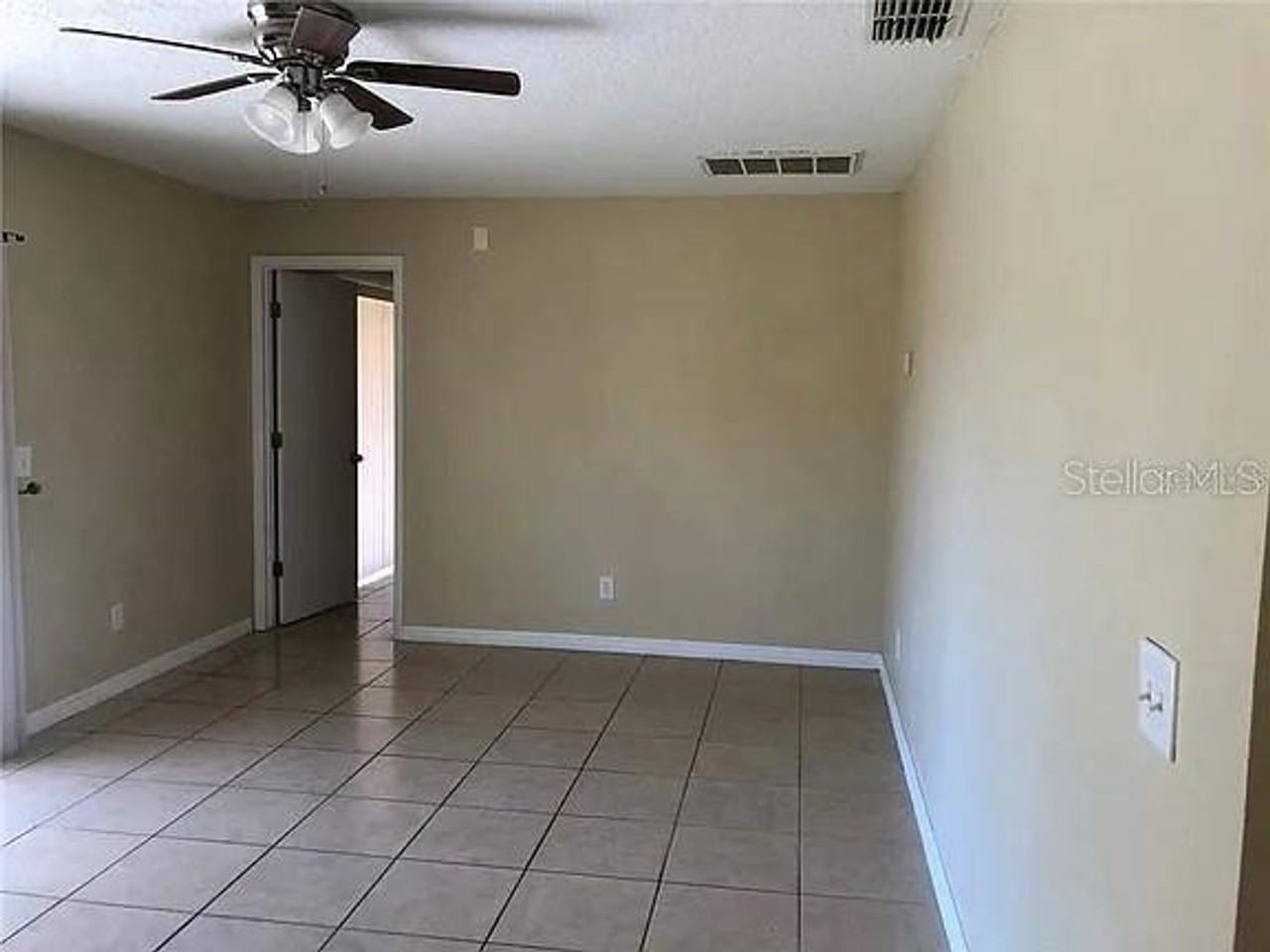 330 Colonade Ct - Photo 5 of 6