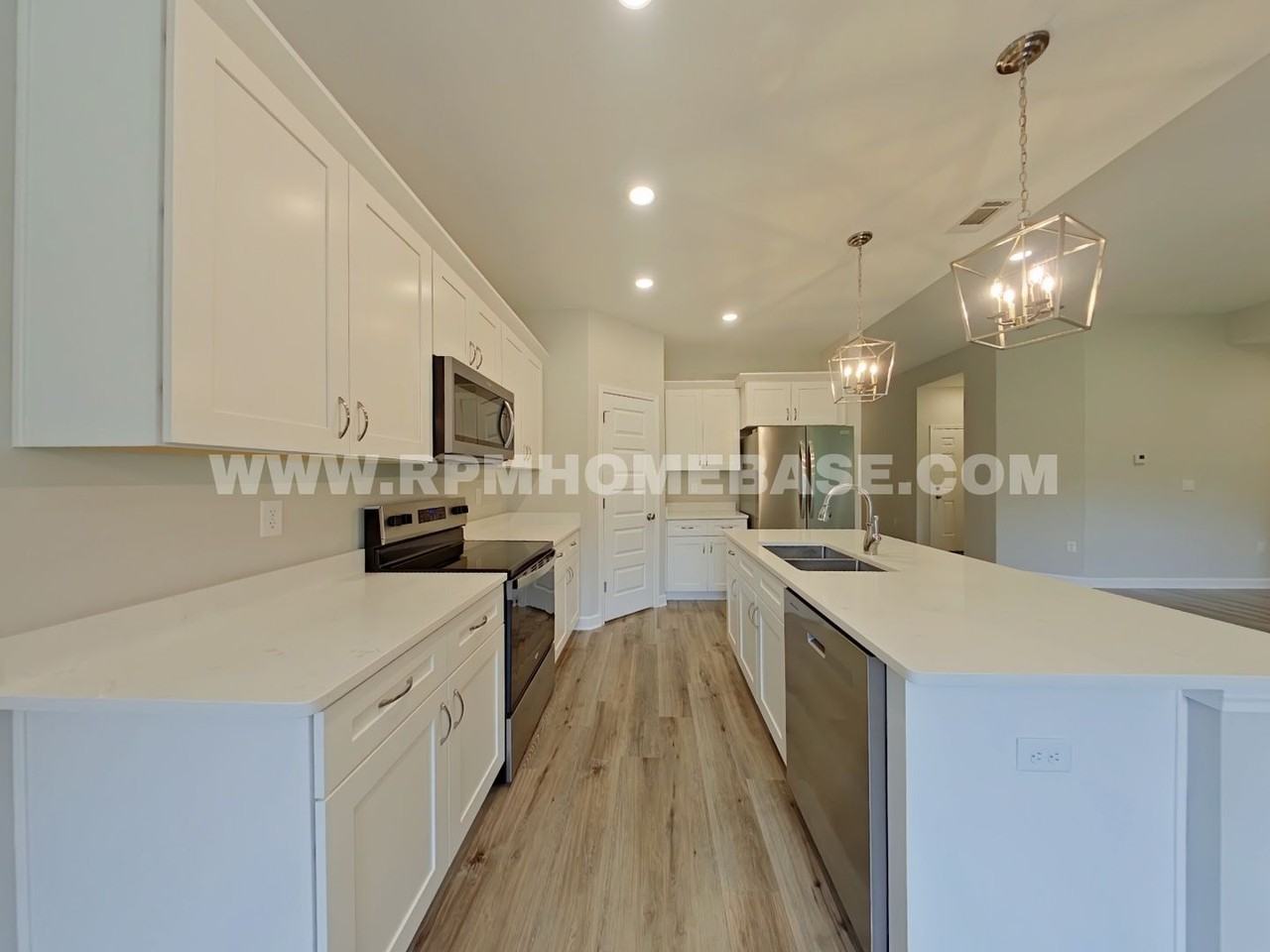 2544 Kingston Rd - Photo 4 of 21