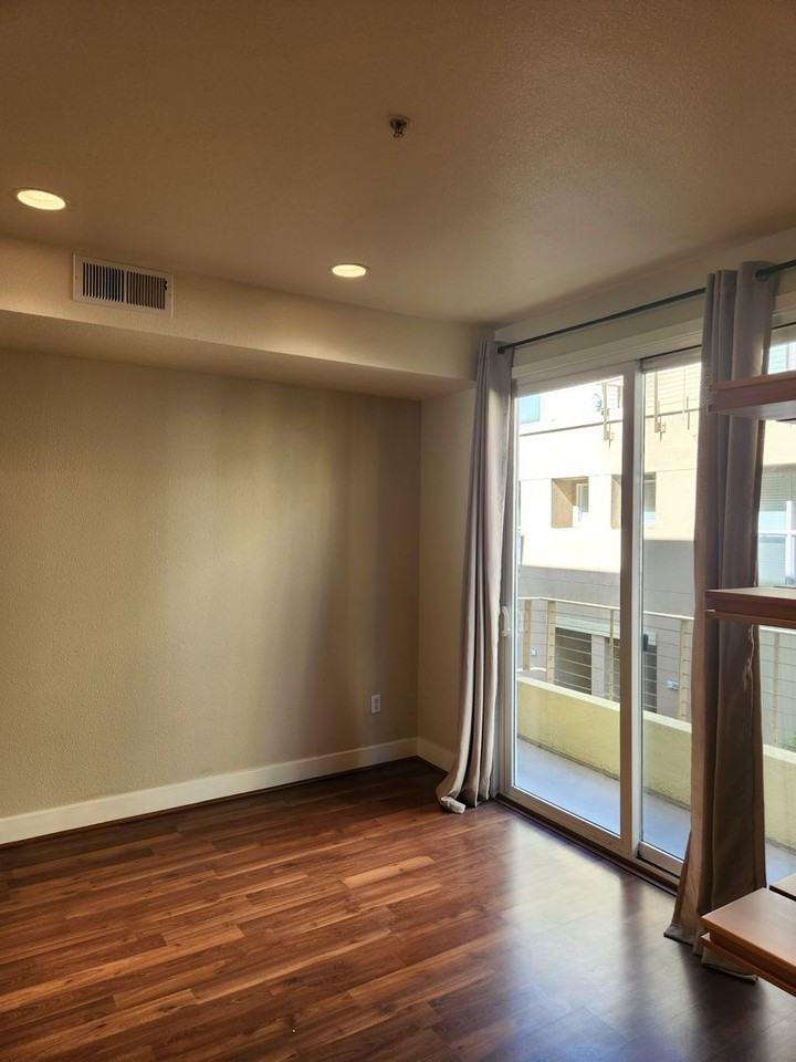 338 City Center Dr - Photo 4 of 23