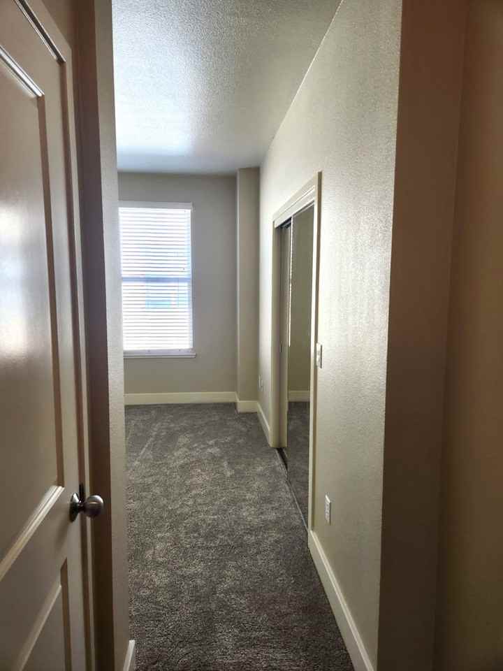 338 City Center Dr - Photo 6 of 23