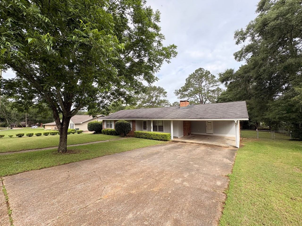 102 Navaho St - Photo 2 of 17