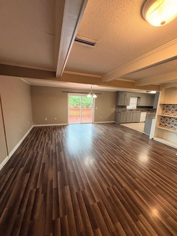 102 Navaho St - Photo 3 of 17