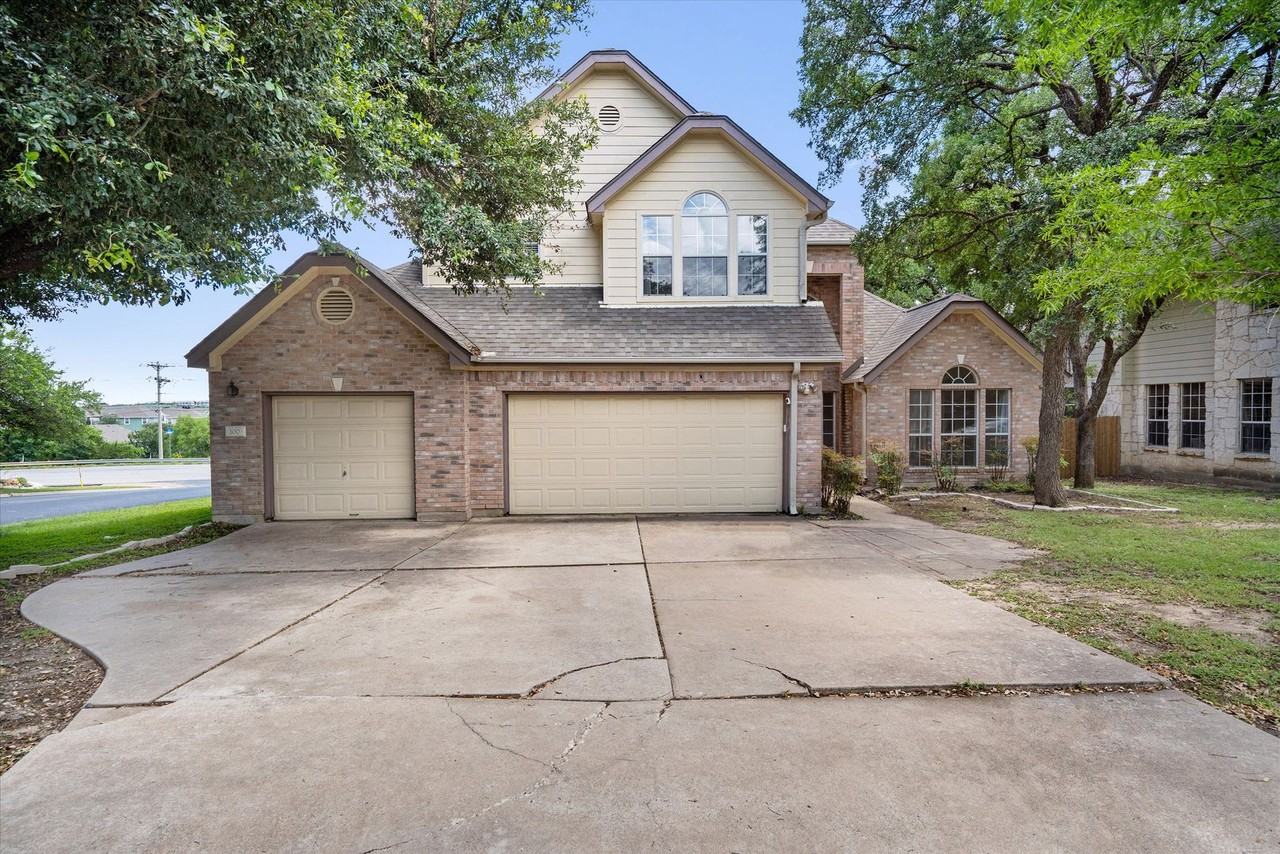 100 Parque Cir - Photo 2 of 39