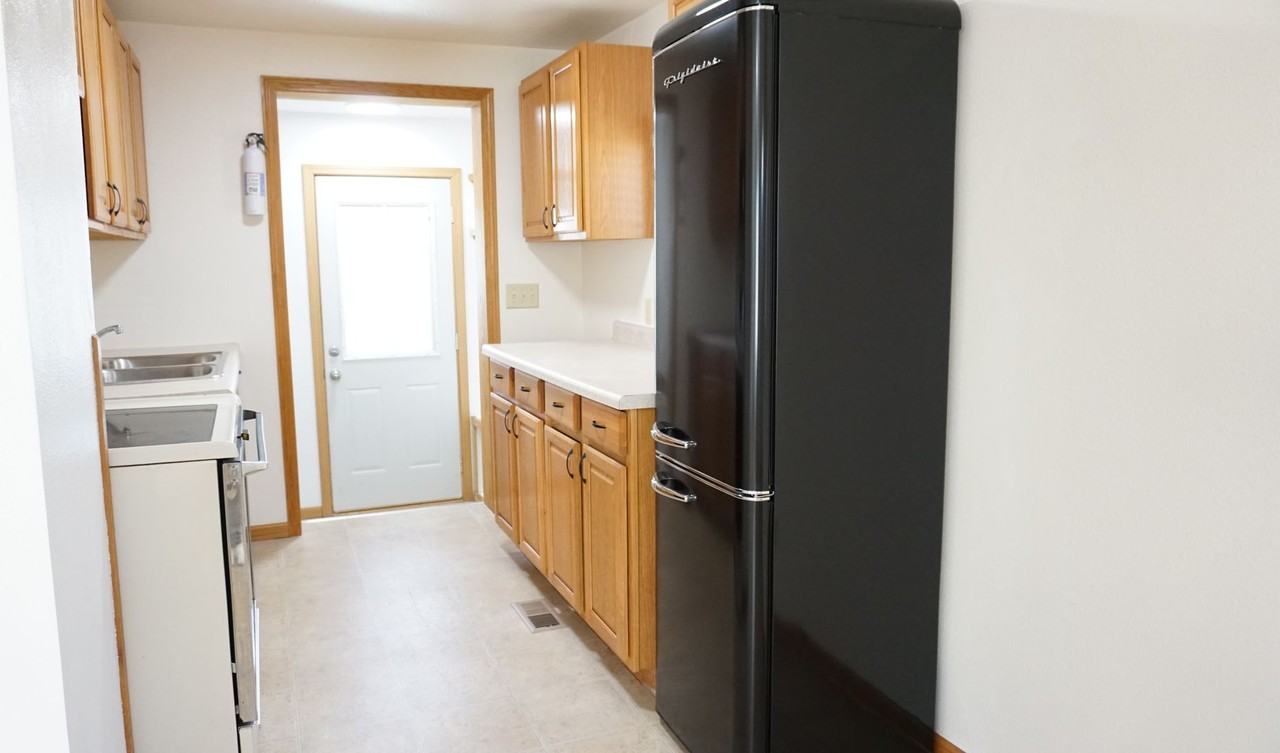 1111 7th St Sw - Photo 2 of 17
