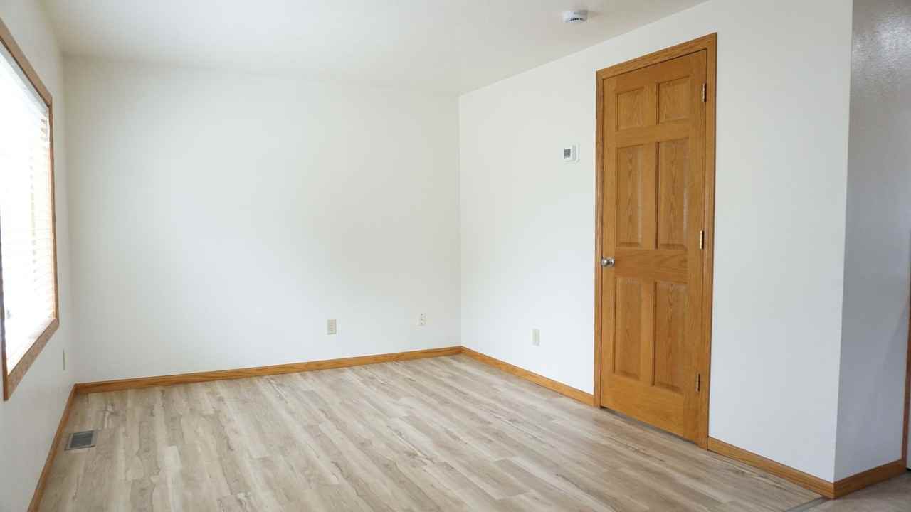 1111 7th St Sw - Photo 5 of 17