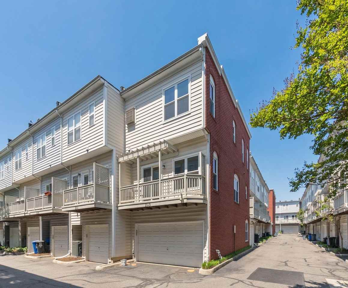 2113 12th Pl Nw - Photo 3 of 36