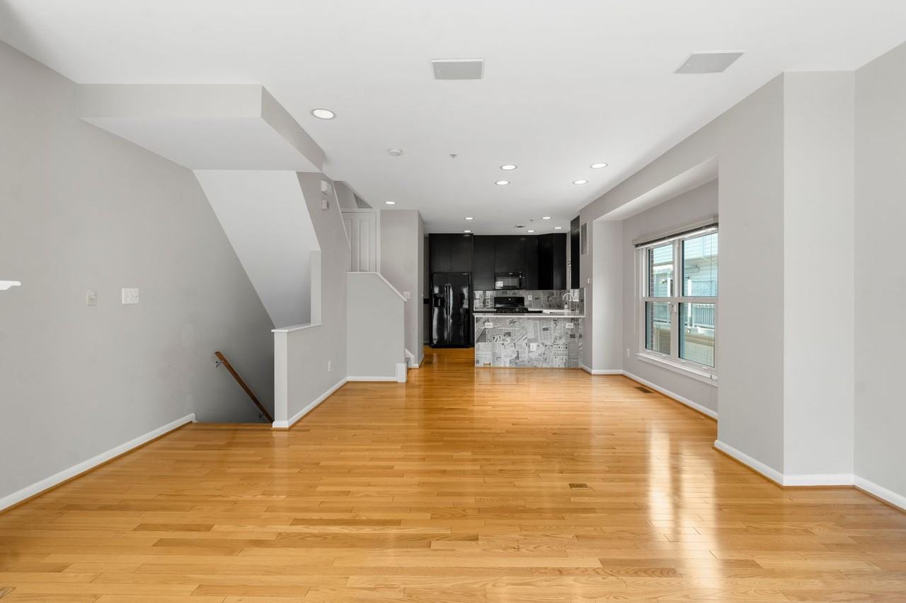 2113 12th Pl Nw - Photo 5 of 36