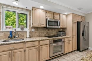 1740 Oakwood Ter - Photo 1 of 1