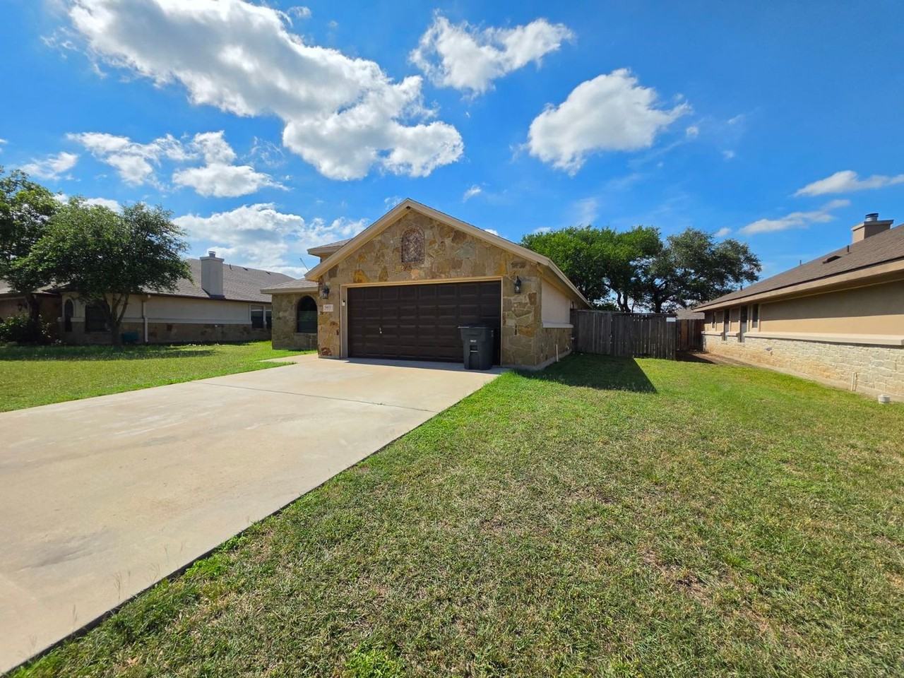 5401 Encino Oak Way - Photo 2 of 2