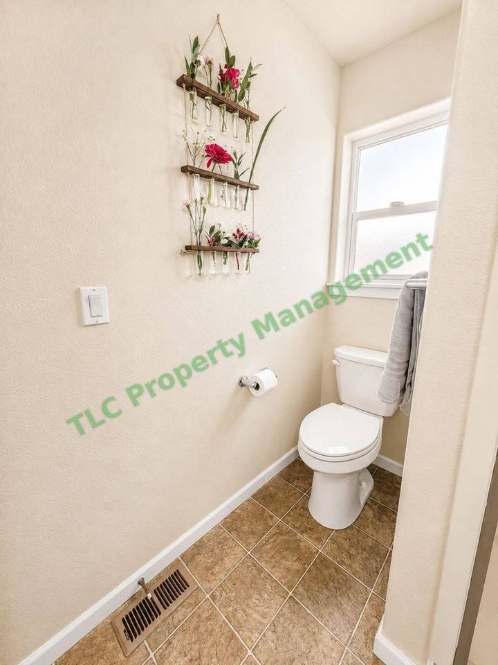 942 Salamander Rd Se - Photo 3 of 34