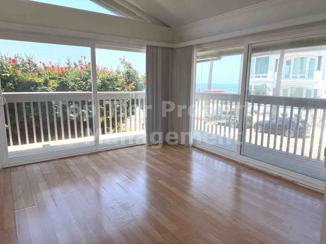 125 Acacia Ave - Photo 3 of 48
