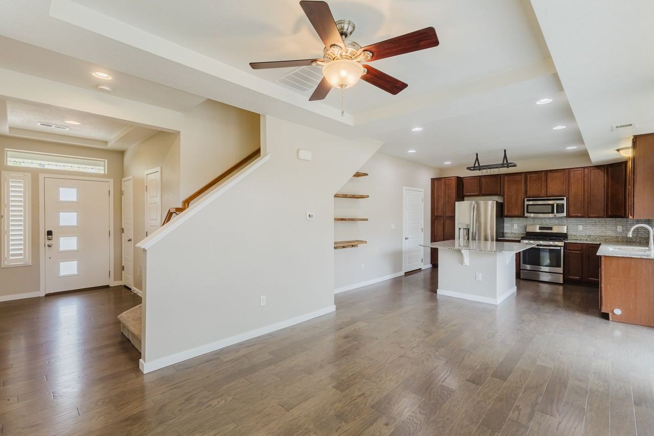 2656 Champagne Ave - Photo 6 of 50