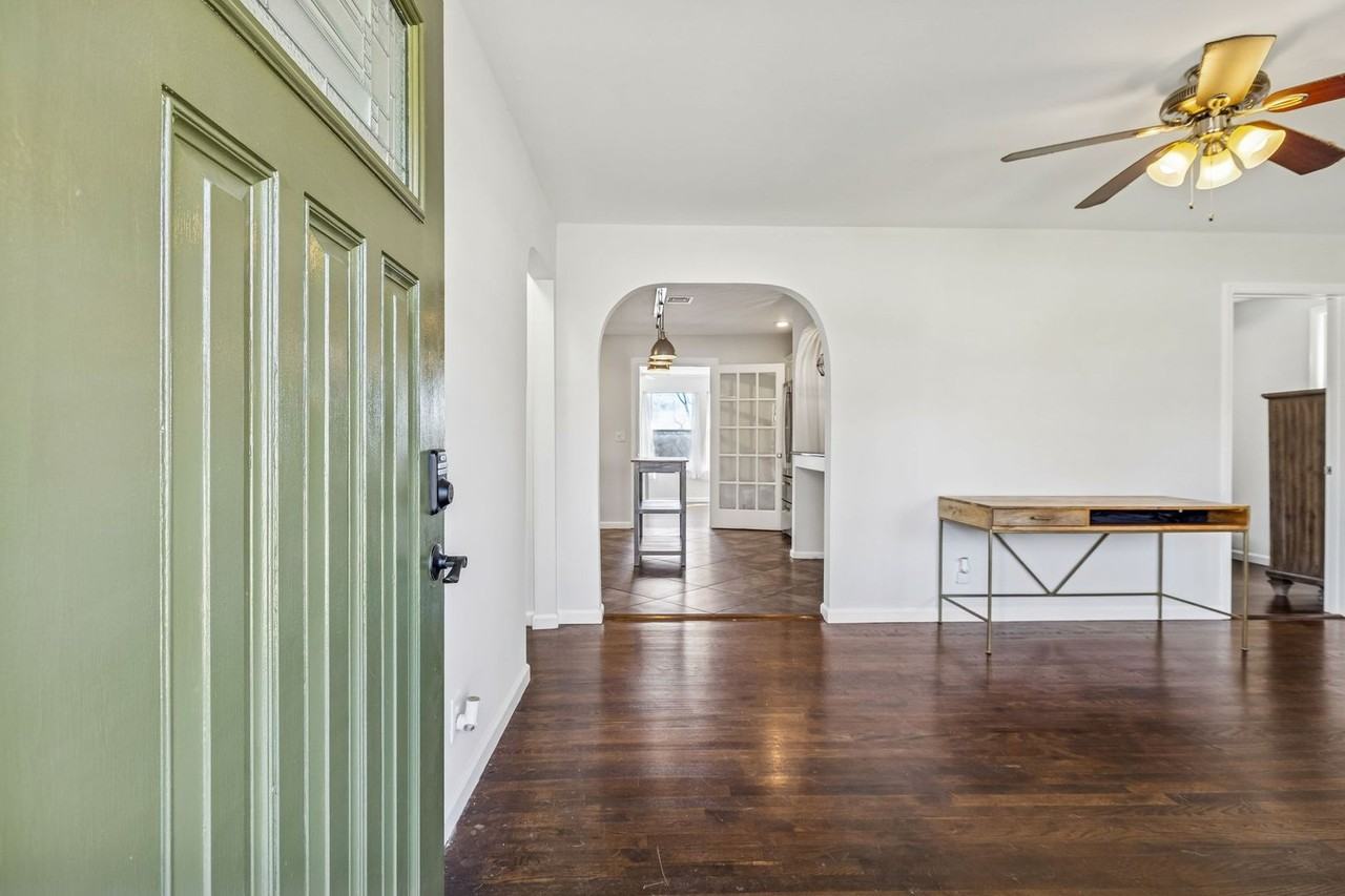 833 Rose Park Dr - Photo 5 of 48