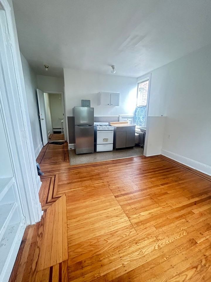 1808 W Tioga St - Photo 3 of 3