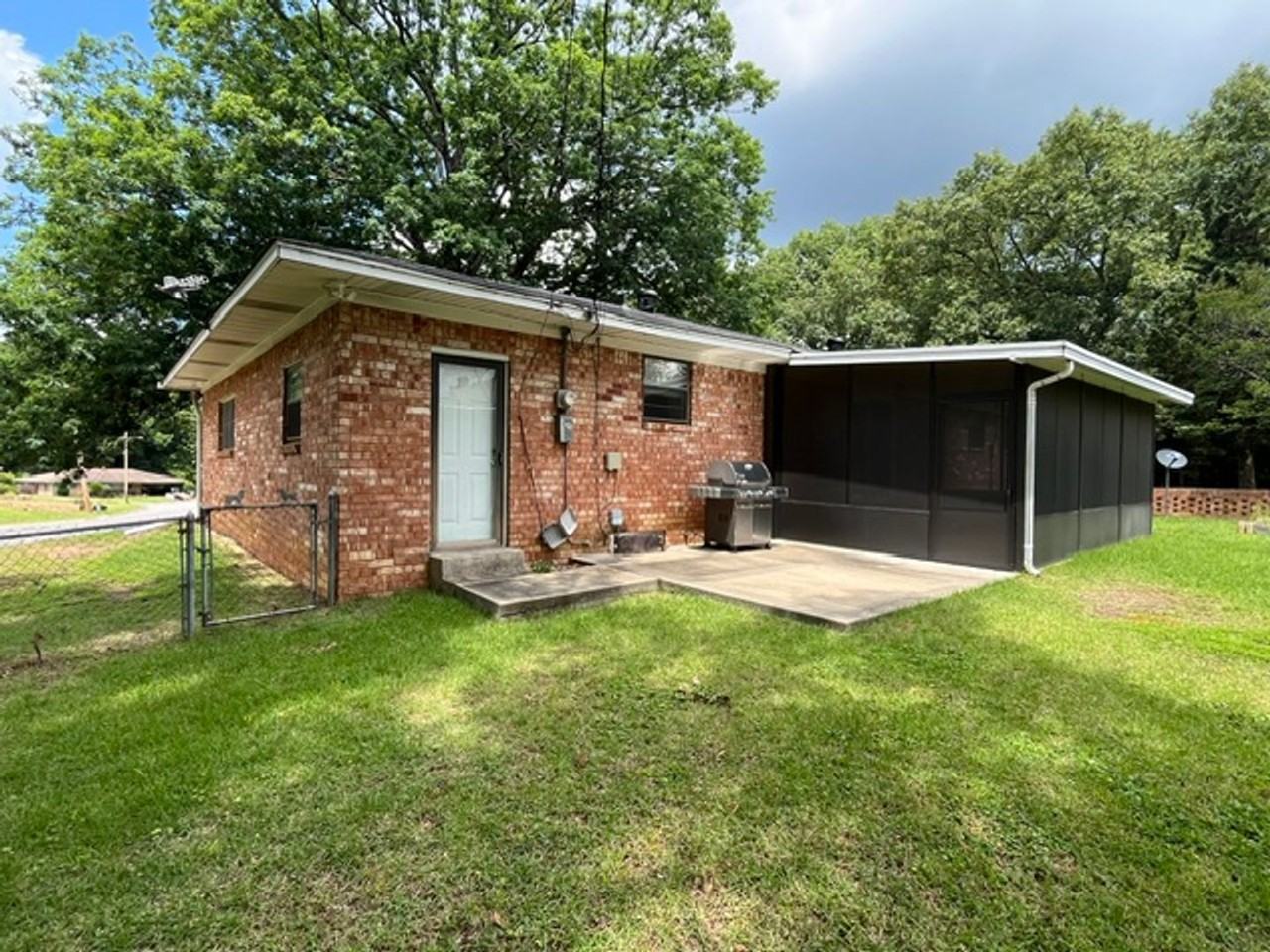 10 Talmage Dr - Photo 4 of 49