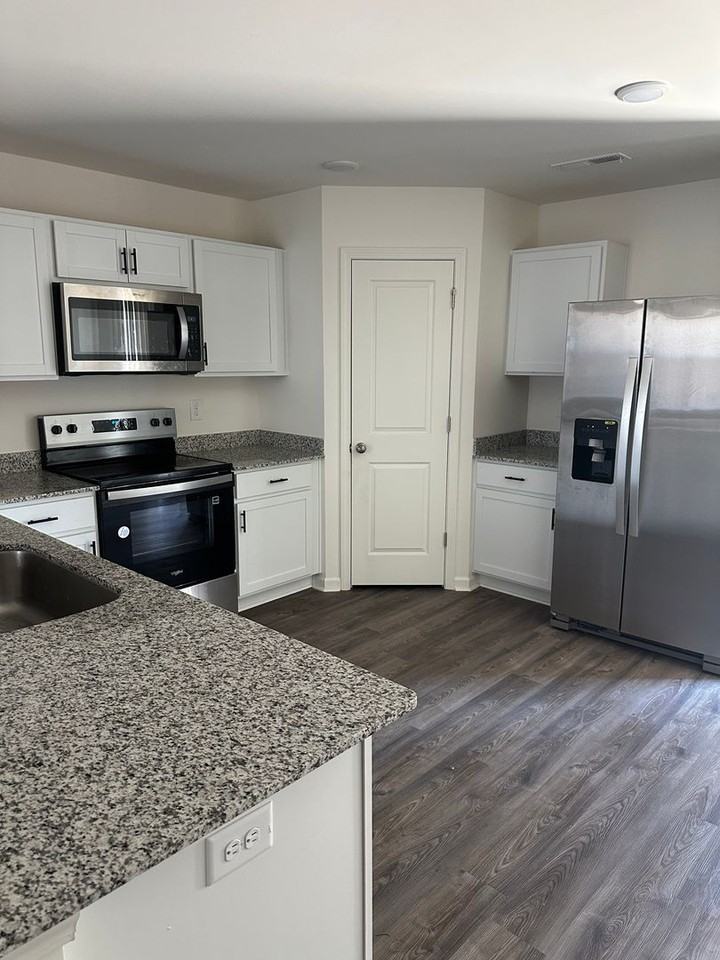 7024 Peppermill Way - Photo 7 of 8