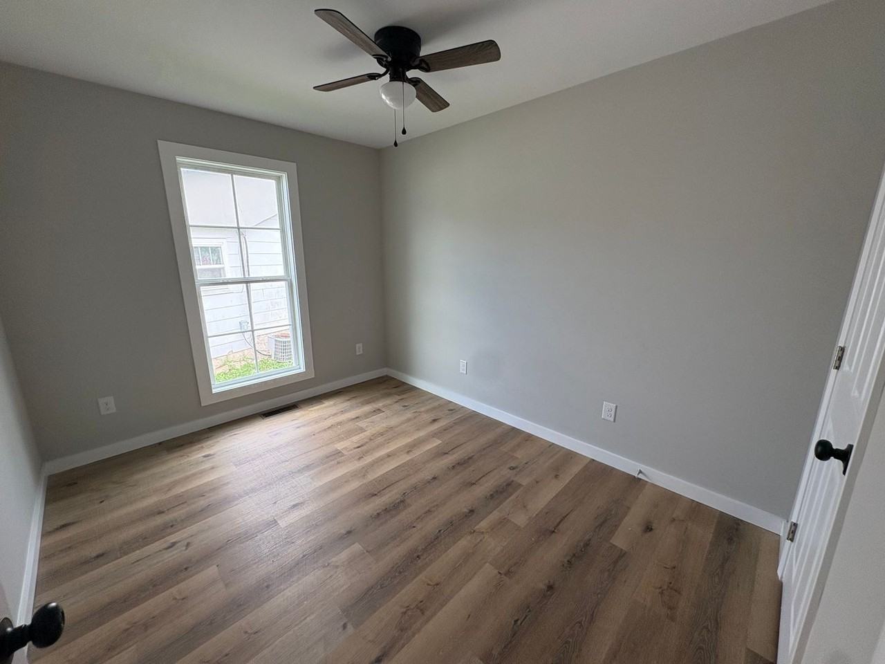 1530 Kenton St - Photo 2 of 8