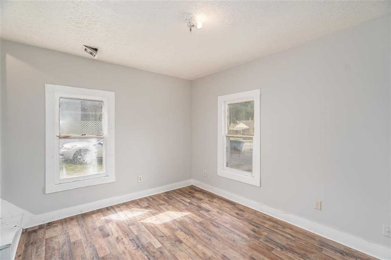209 Sunset Ave - Photo 3 of 6