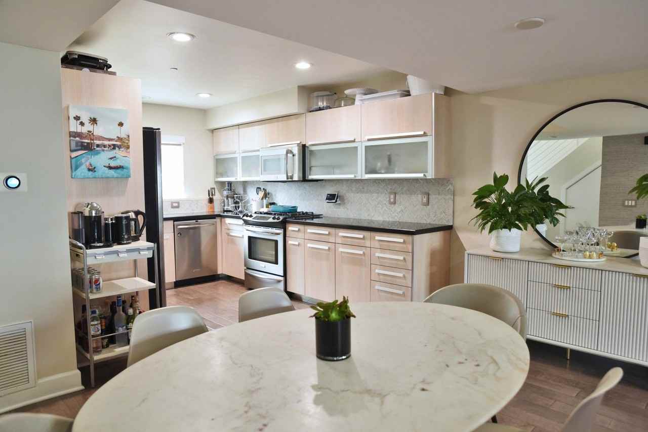 401 N Coast Hwy #304 - Photo 4 of 16