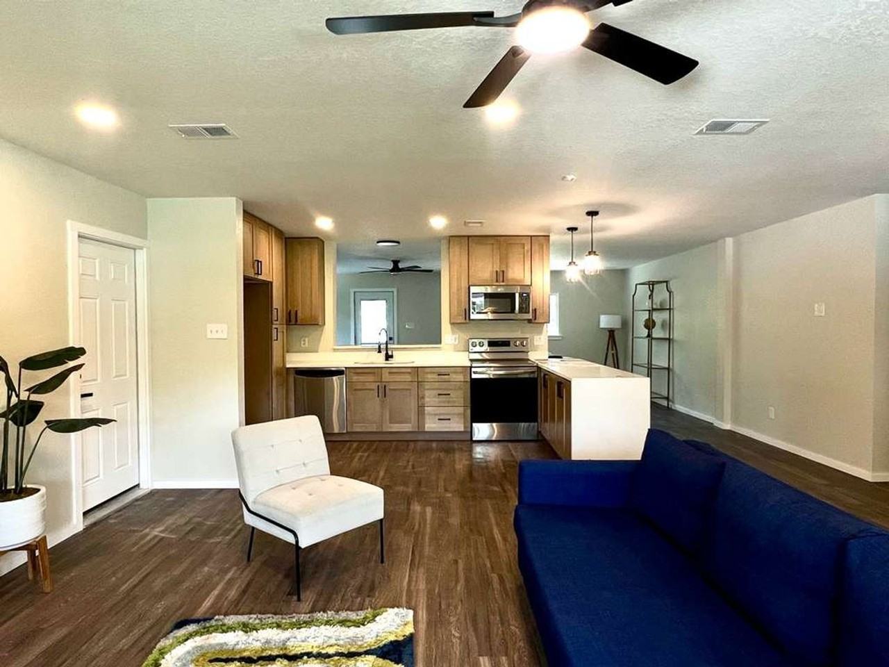 3615 Electra Dr - Photo 4 of 22