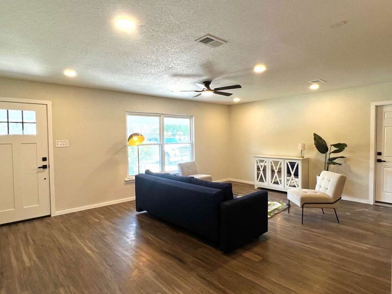 3615 Electra Dr - Photo 5 of 22