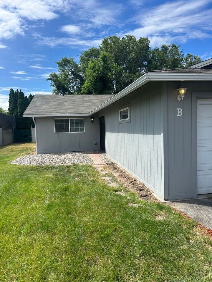 412 Huber Ct #B - Photo 3 of 14