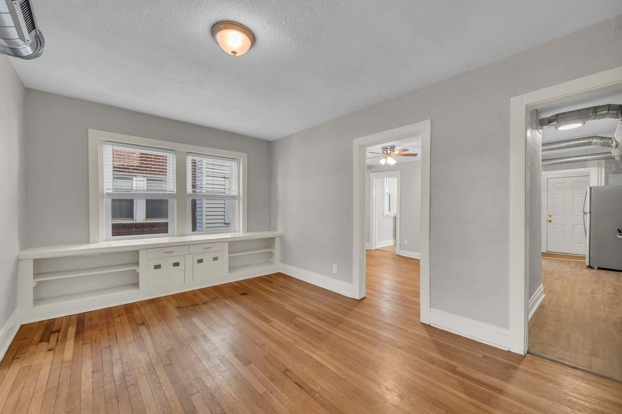 4220 Harrison St - Photo 4 of 18