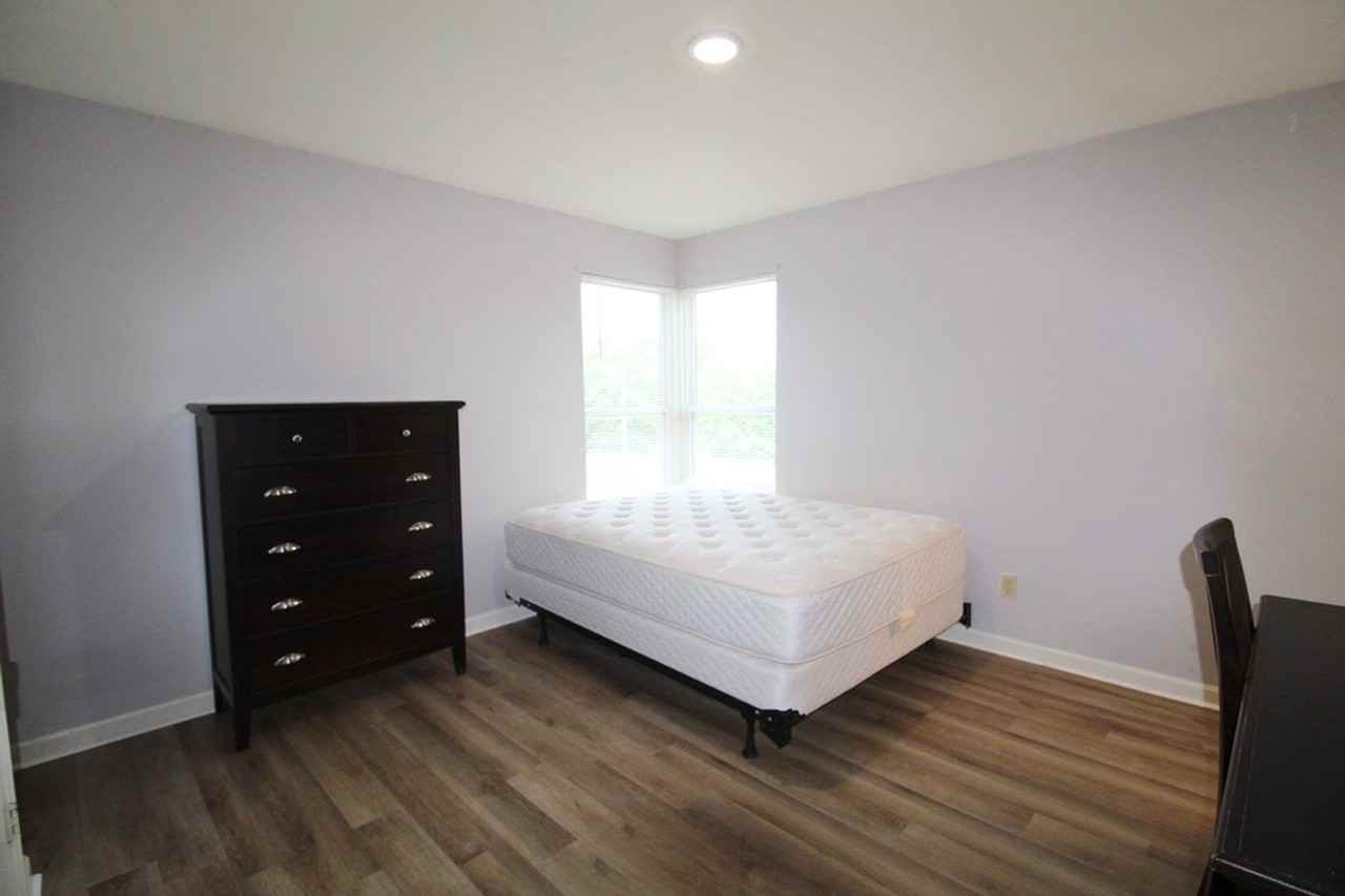 1366 Hunters Rd #K - Photo 4 of 18