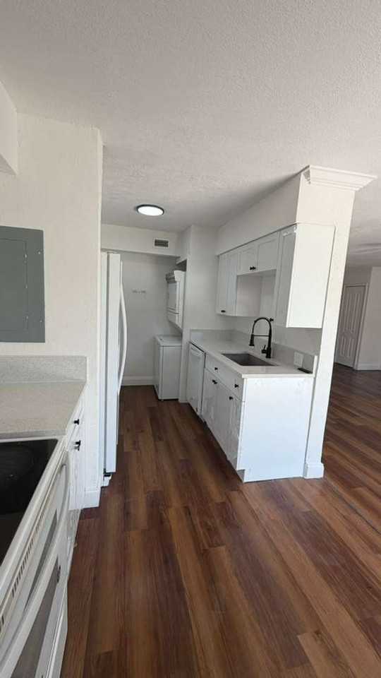 7425 Daniel Webster Dr #B11 - Photo 5 of 9