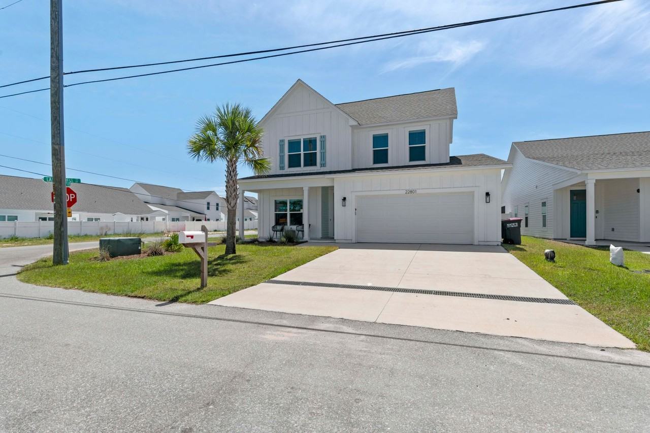22801 Ann Miller Rd - Photo 2 of 50