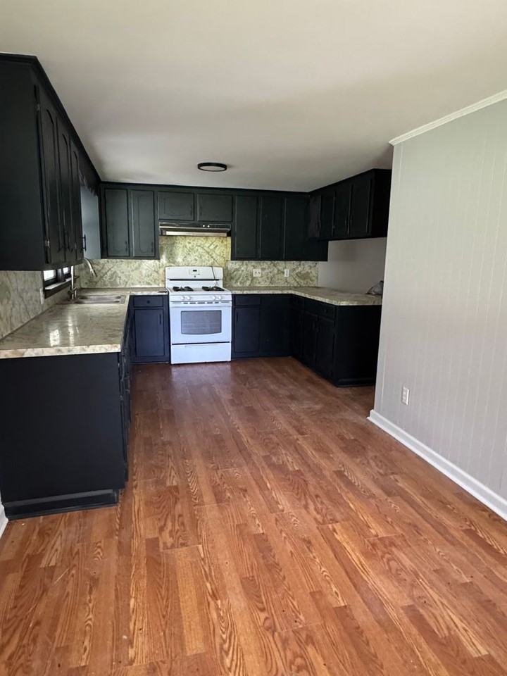 1653 Effie Hwy - Photo 3 of 10