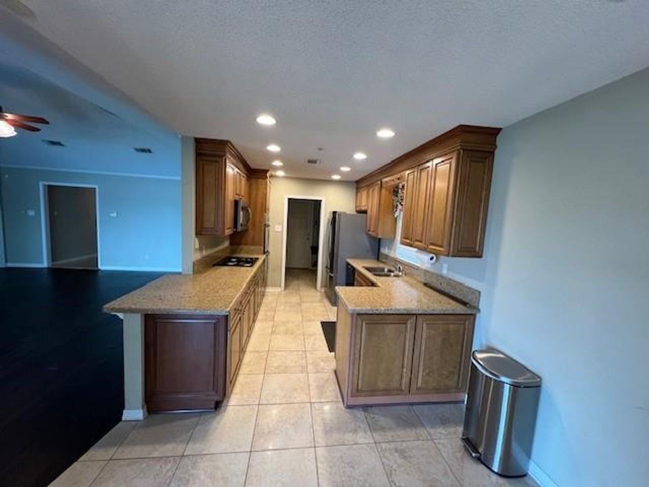 228 Constellation Dr - Photo 4 of 15