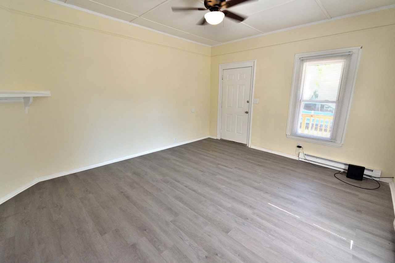 827 Gay St - Photo 3 of 12