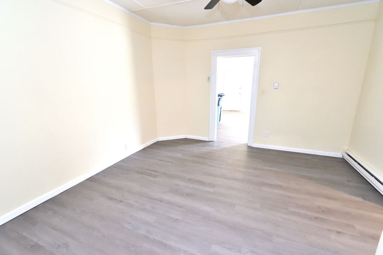 827 Gay St - Photo 5 of 12