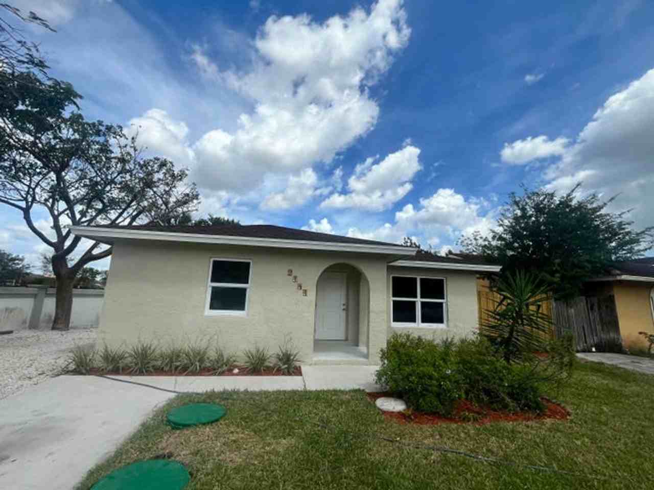 2747 Summit Blvd - Photo 6 of 17